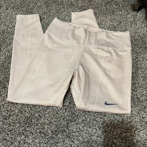 Large Nike One Luxe Women's Mid-Rise 7/8 Leggings